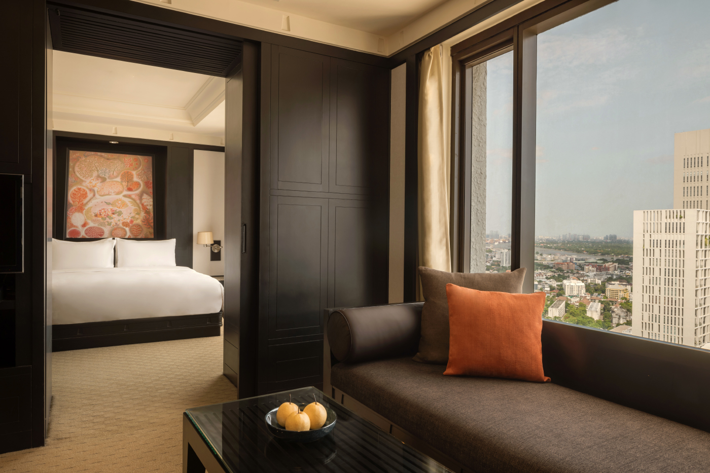 Horizon City View King_Living room